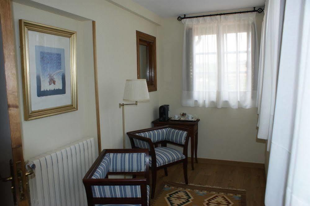 Hotel Colonial De Santillana 산틸라나델마르 외부 사진